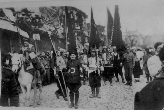 Kahramanmaraş’ta Cami Taranıyor ve Camide Saklanan Müslümanlar Birer Birer Tutuklanıyor