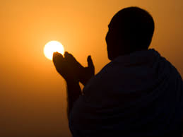 Mü’minin mü’mine karşı en büyük yardımı dua iledir