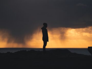 yalnizlik-360x270 Şâhid-i Ma’nâ Benim, Kimdir Asıl Söz Sahibi?